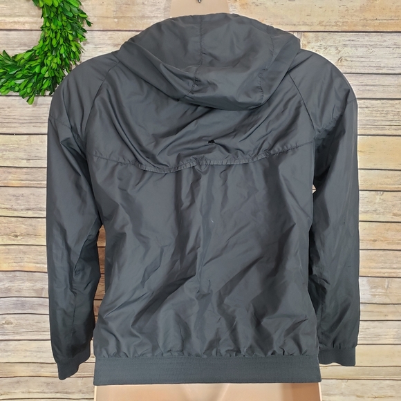 Women's Nike Black Out Winderbreaker Medium - Picture 7 of 10